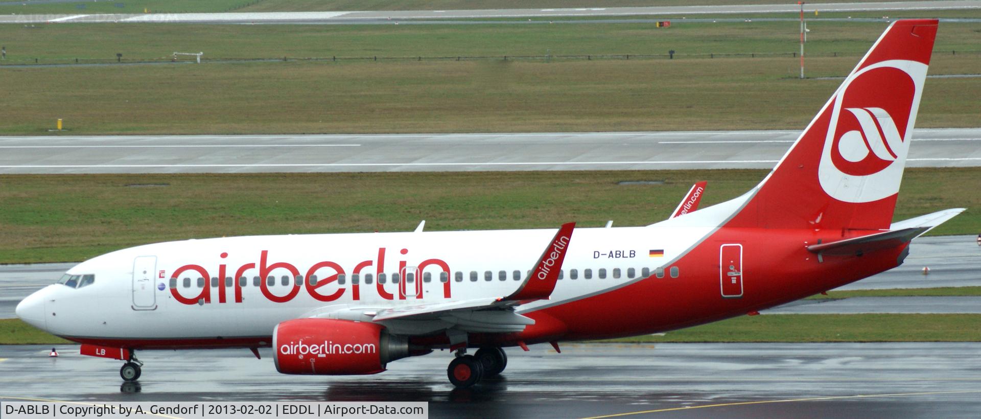 D-ABLB, 2008 Boeing 737-76J C/N 36115, Air Berlin, is taxiing at Düsseldorf Int´l (EDDL)
