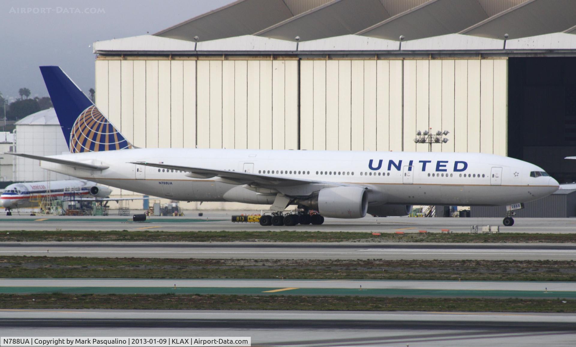N788UA, 1997 Boeing 777-222 C/N 26942, Boeing 777-200