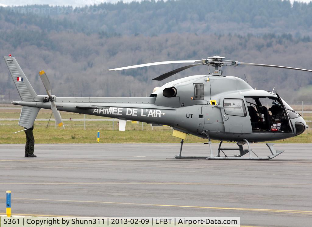 5361, Aérospatiale AS-555AN Fennec C/N 5361, Small stop for refuelling...