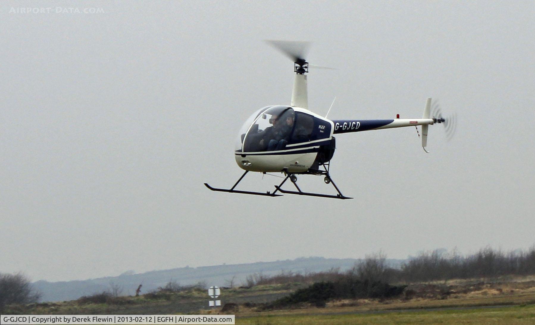 G-GJCD, 1989 Robinson R22 Beta C/N 0966, Visiting EGBS resident doing fast run and stops.