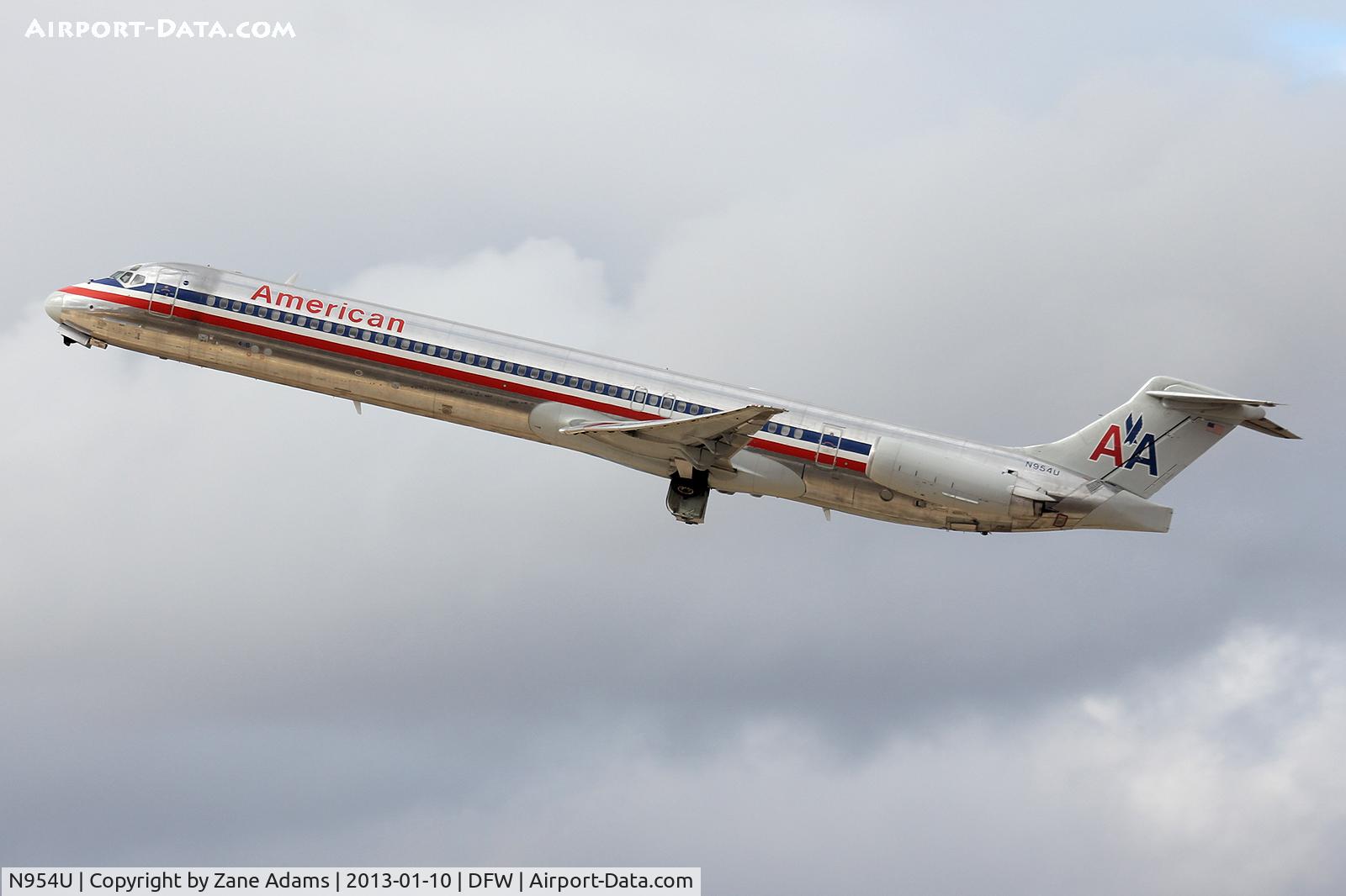 N954U, 1987 McDonnell Douglas MD-82 (DC-9-82) C/N 49426, American Airlines at DFW Airport