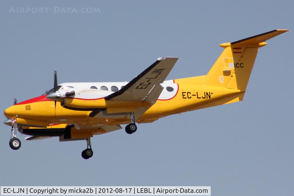 EC-LJN, 2009 Hawker Beechcraft B200GT King Air C/N BY-95, Landing
