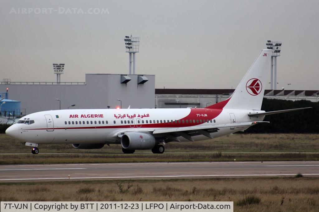 7T-VJN, 2001 Boeing 737-8D6 C/N 30206, Runway 26