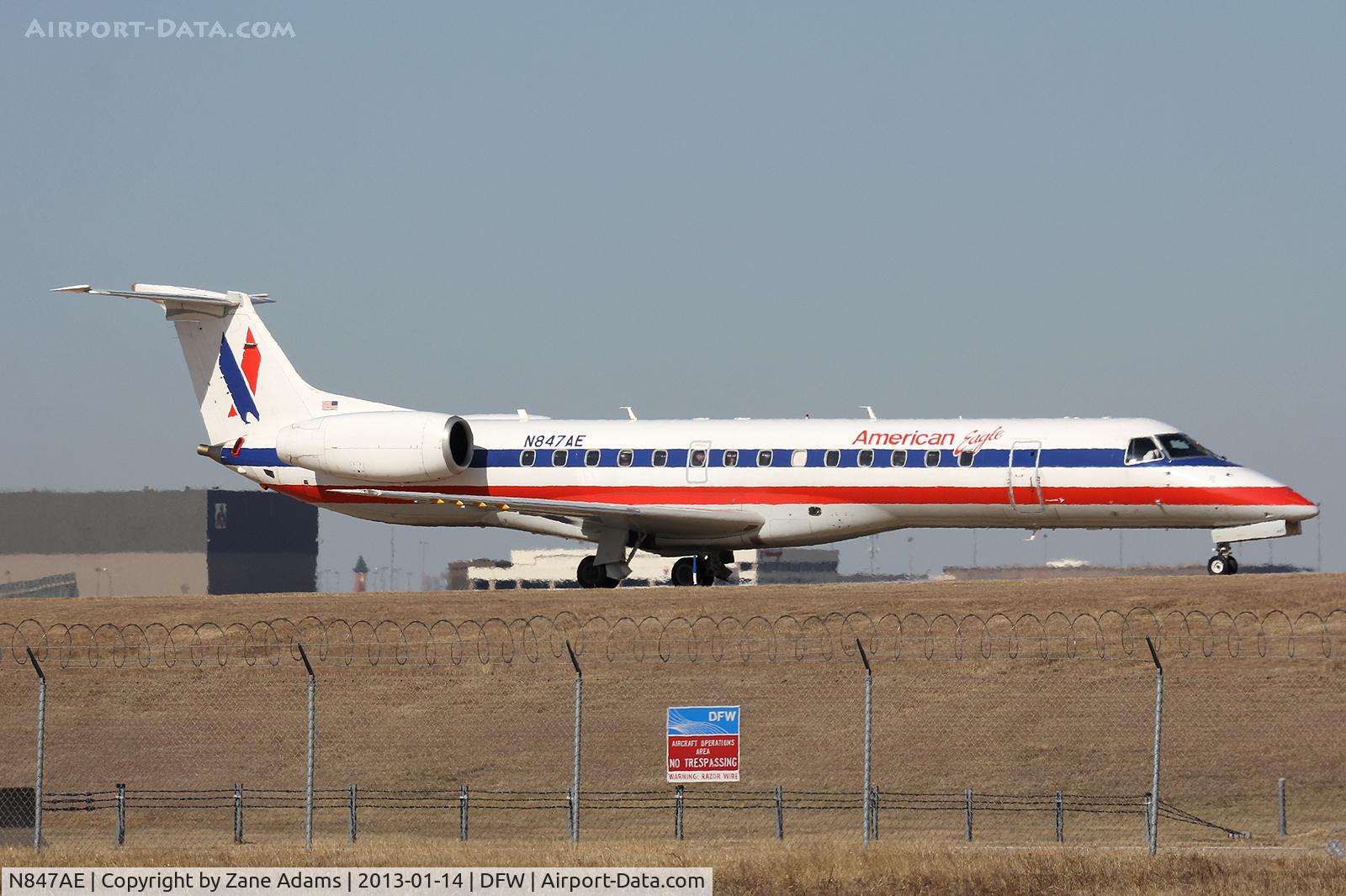 N847AE, 2003 Embraer ERJ-140LR (EMB-135KL) C/N 145707, American Eagle at DFW Airport