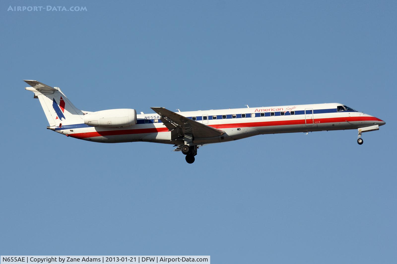 N655AE, 2001 Embraer ERJ-145LR (EMB-145LR) C/N 145452, American Eagle at DFW Airport