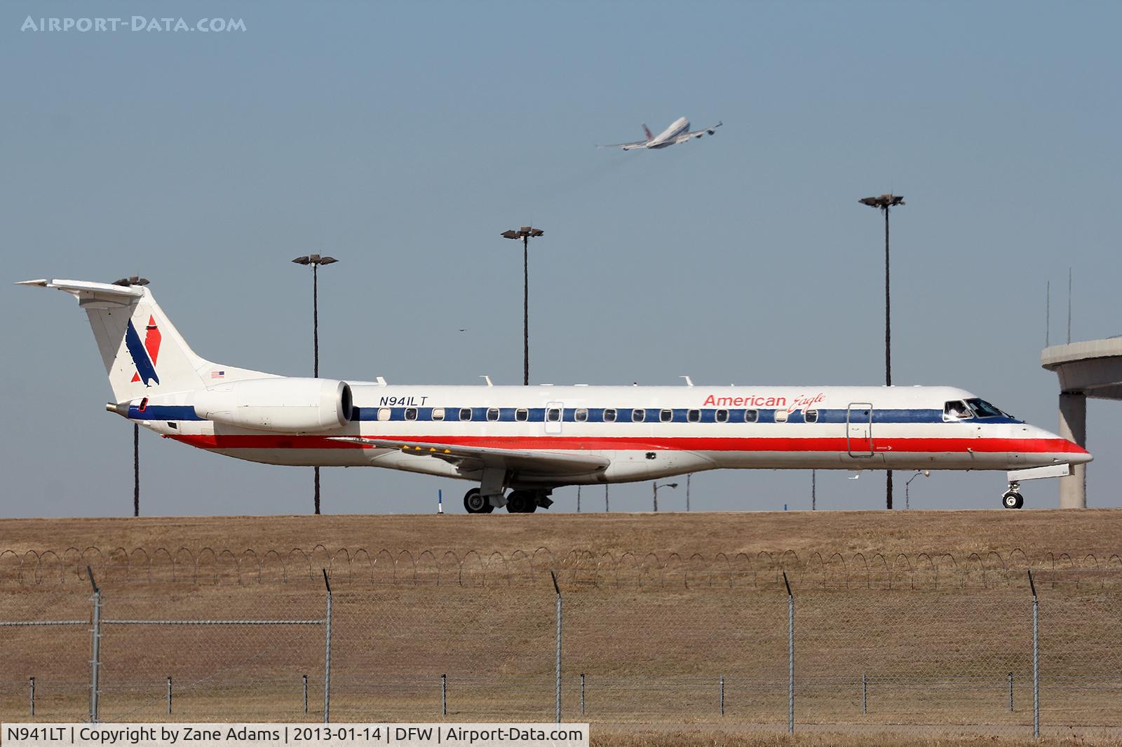 N941LT, 2005 Embraer ERJ-145LR (EMB-145LR) C/N 14500926, American Eagle at DFW Airport