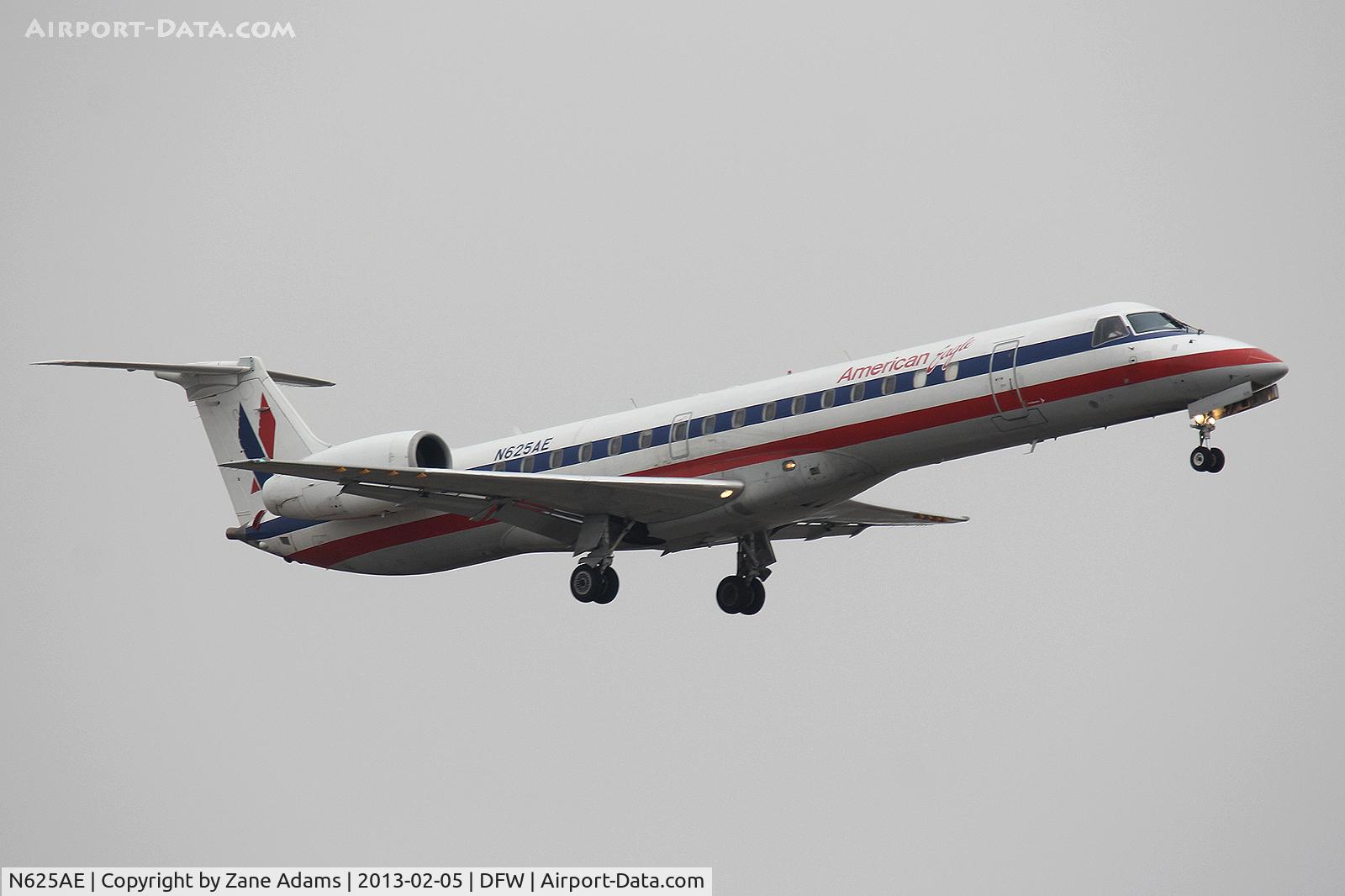 N625AE, 1999 Embraer ERJ-145LR (EMB-145LR) C/N 145115, American Eagle at DFW Airport