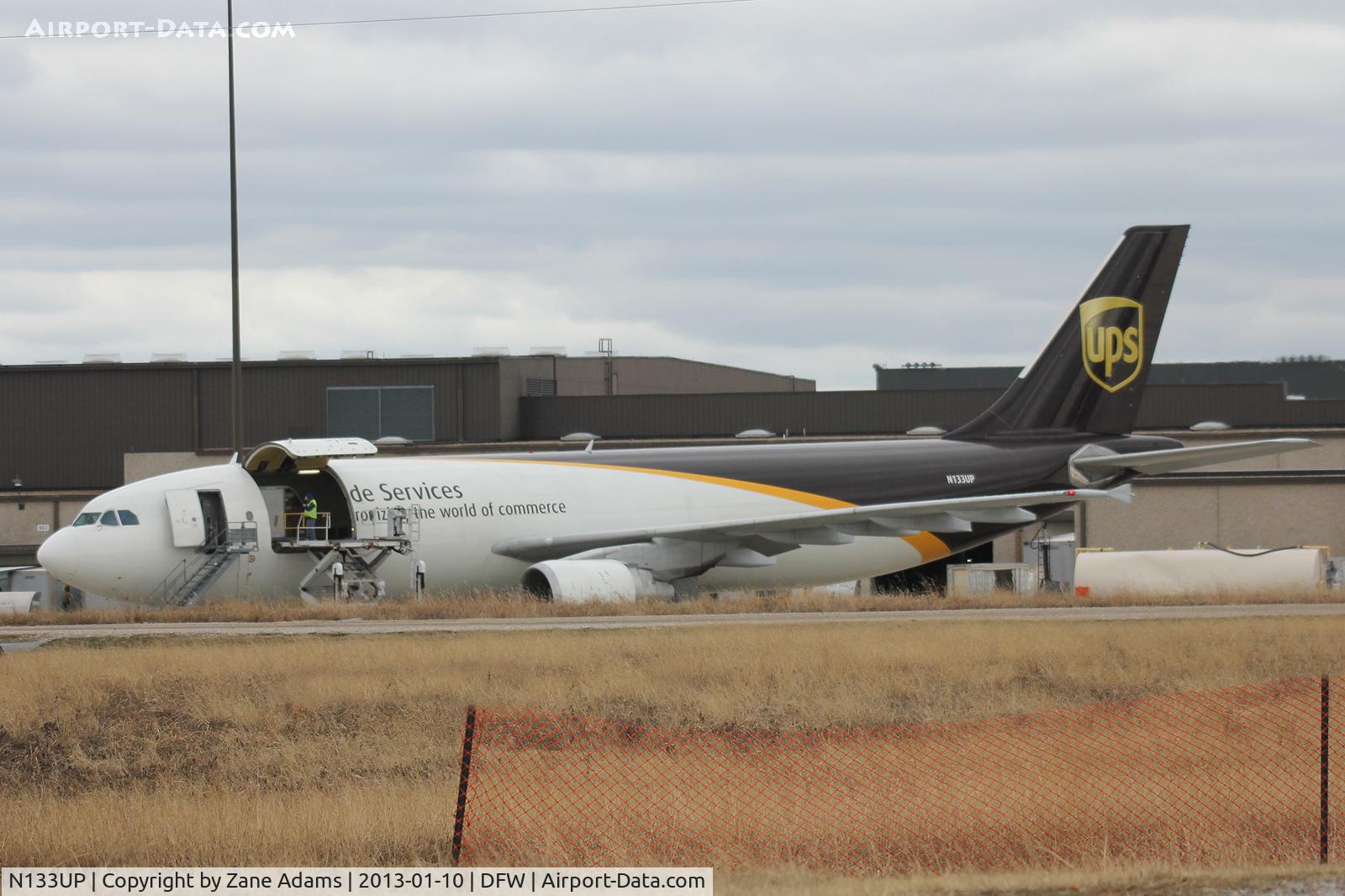 N133UP, 2001 Airbus A300F4-622R C/N 816, UPS at DFW Airport