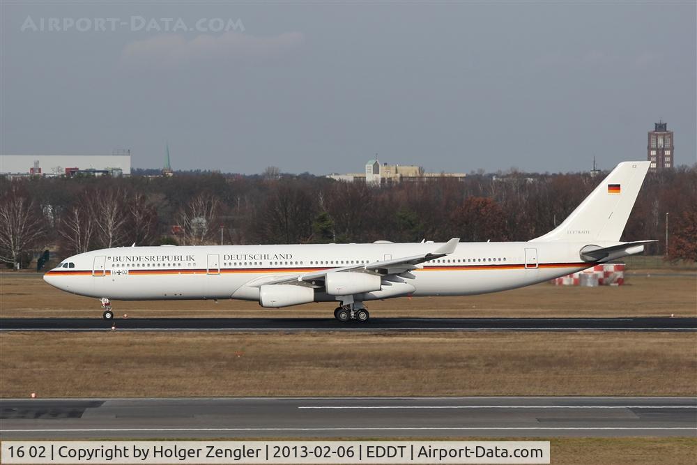 16 02, 2000 Airbus A340-313X C/N 355, Ms. Merkel and staff to be bound for Paris...