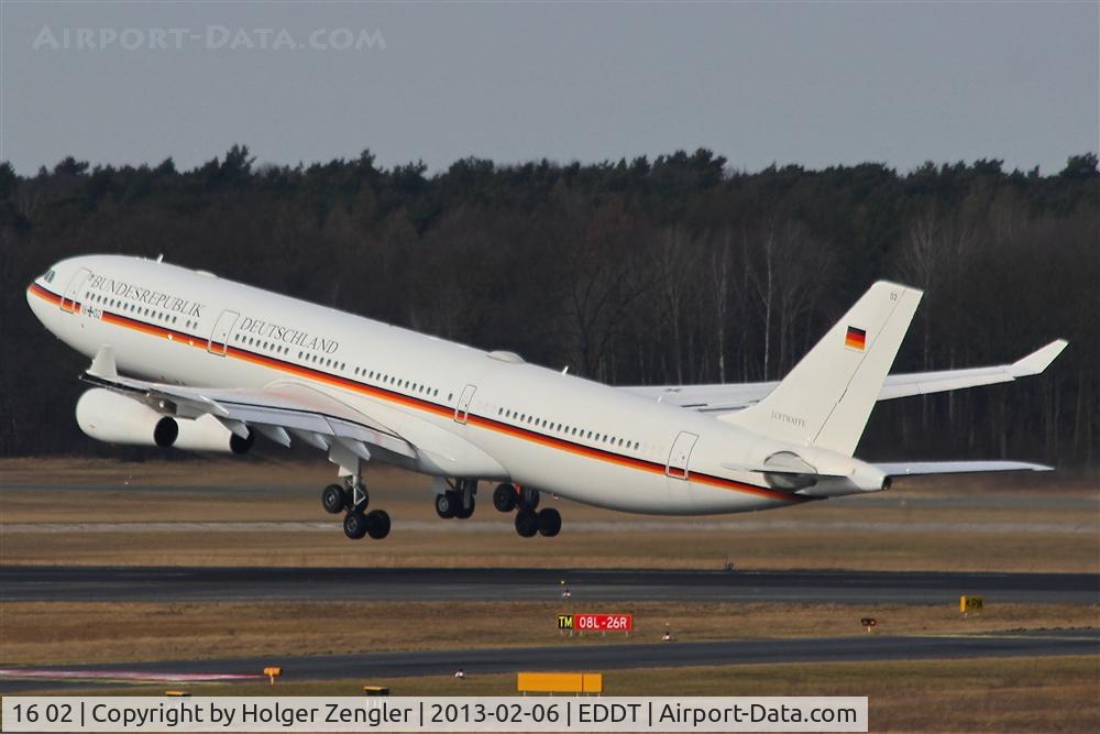 16 02, 2000 Airbus A340-313X C/N 355, Lift off on rwy 26R....