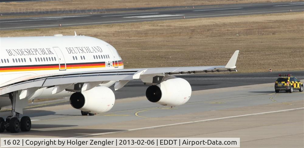 16 02, 2000 Airbus A340-313X C/N 355, Close up of guided transfer to holding point 26R......