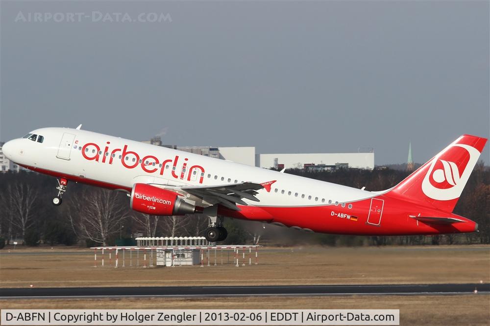 D-ABFN, 2010 Airbus A320-214 C/N 4510, Take off under observation of about 20 spotter...