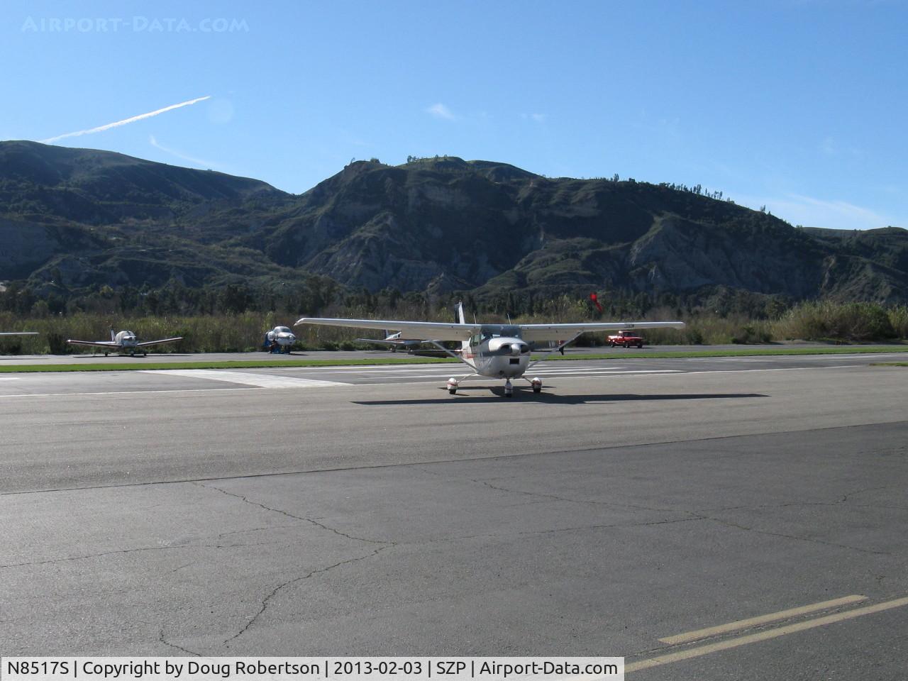 N8517S, 1965 Cessna 182H Skylane C/N 18256617, 1965 Cessna 182H SKYLANE, Continental O-470 230 Hp, taxi off the active
