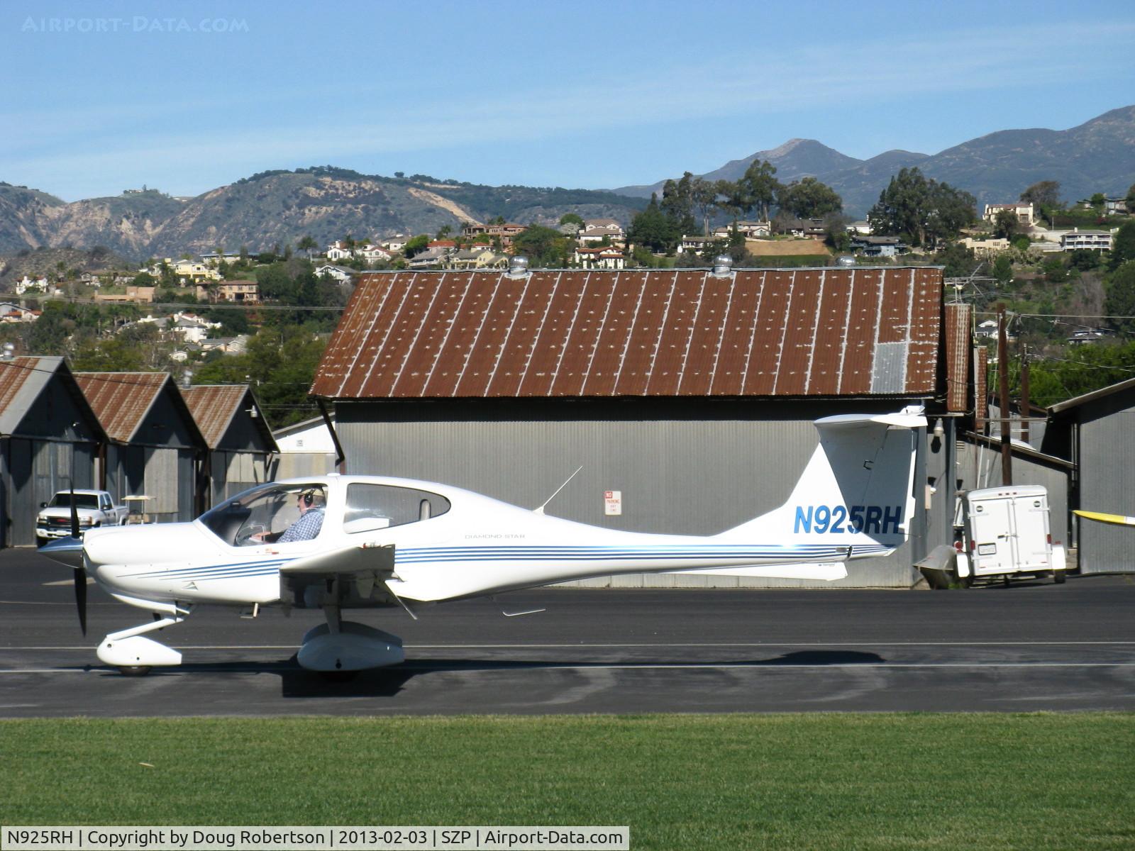 N925RH, 2002 Diamond DA-40 Diamond Star C/N 40.212, 2002 Diamond DA40 DIAMOND STAR, Lycoming IO-360-M1A+ 180 Hp, landing roll Rwy 22