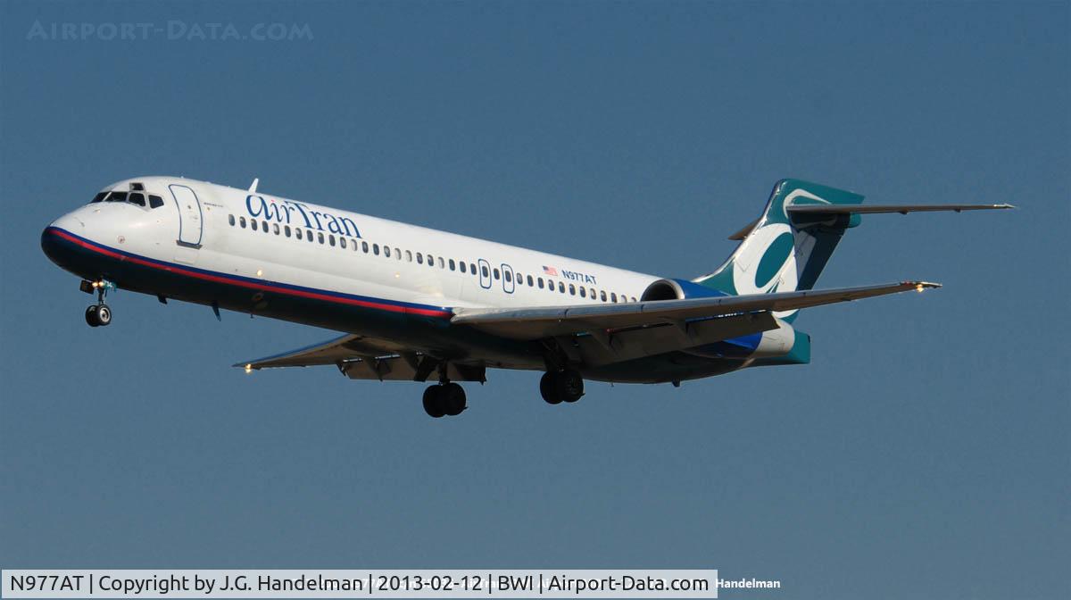 N977AT, 2002 Boeing 717-200 C/N 55036, On final to 33L
