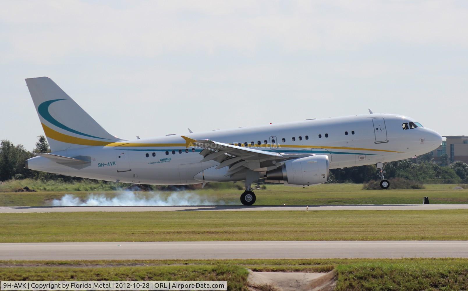 9H-AVK, 2011 Airbus ACJ319 (A319-115/CJ) C/N 4622, Comlux A319 arriving for NBAA