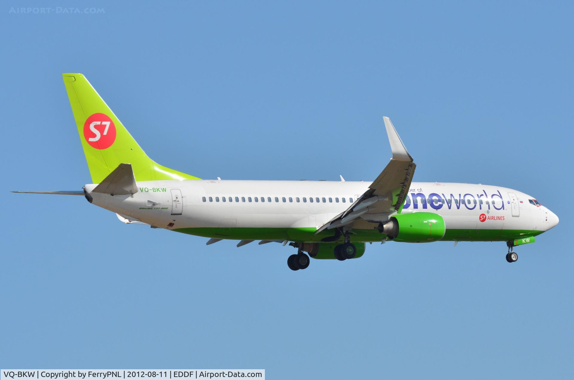 VQ-BKW, 2011 Boeing 737-8ZS C/N 37085, S7 B738 in One World colours