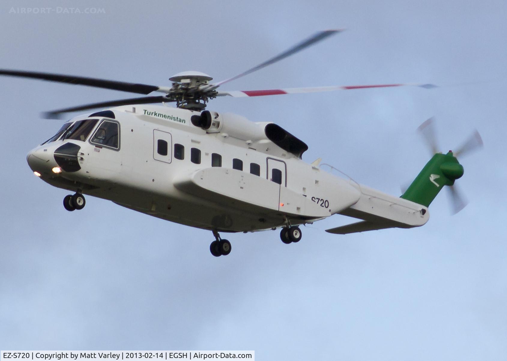 EZ-S720, 2005 Sikorsky S-92A C/N 920017, Departing EGSH after a fuel stop at Bristow's