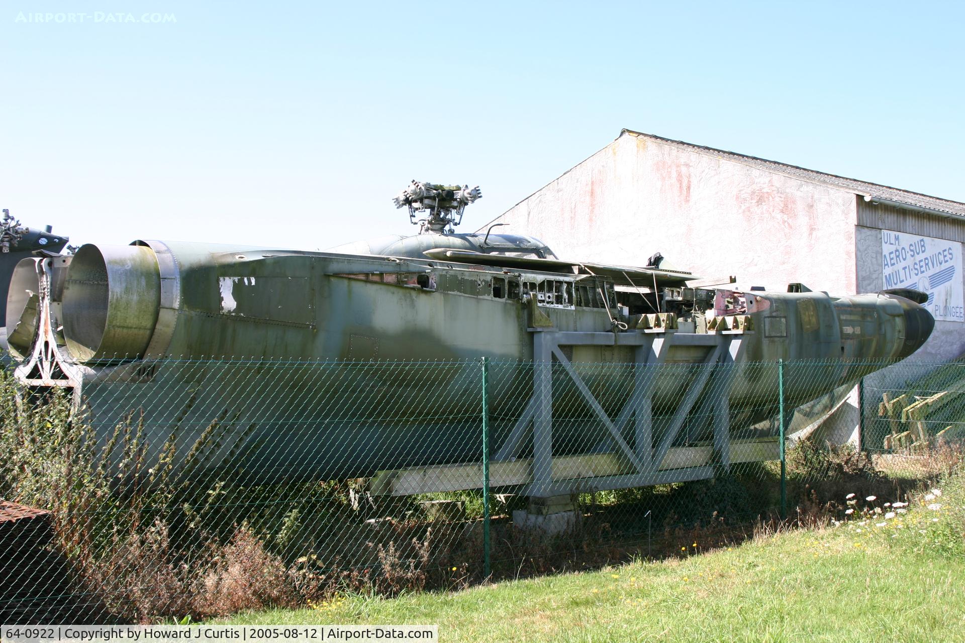 64-0922, 1964 McDonnell F-4C Phantom II C/N 1401, Stored upside down at Plobannalec, Finistere.