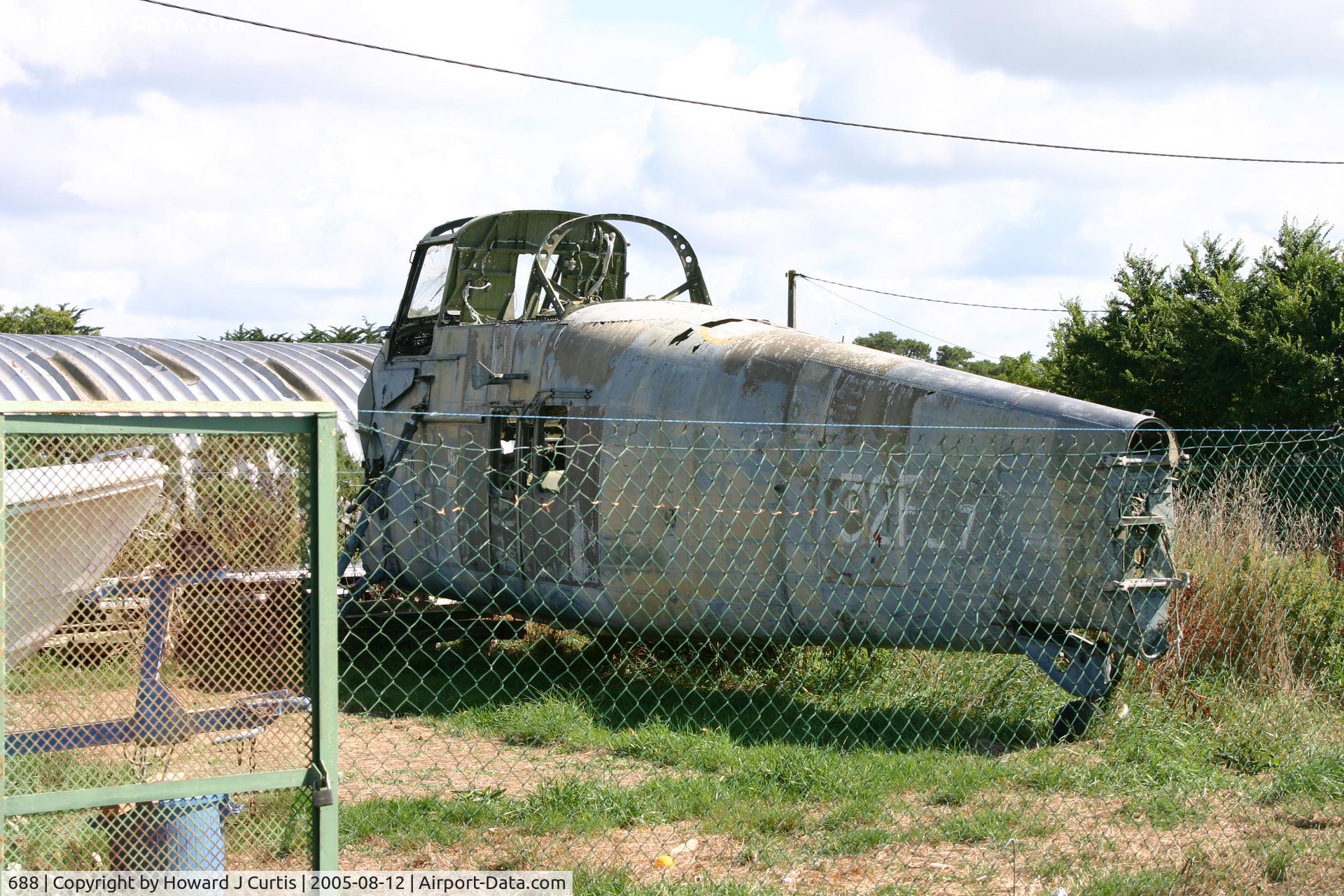 688, Sikorsky HSS-1 Seabat C/N 58-688, Plobannalec, Finistere. Marked 32F-7.