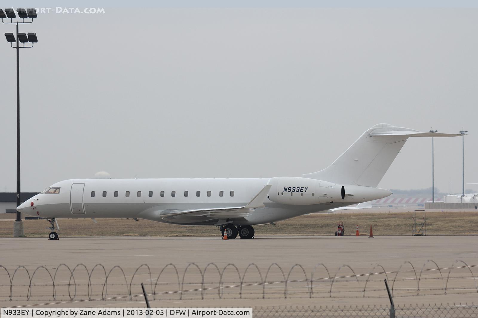 N933EY, 2000 Bombardier BD-700-1A10 Global Express C/N 9063, On the General Aviation Ramp at DFW Airport