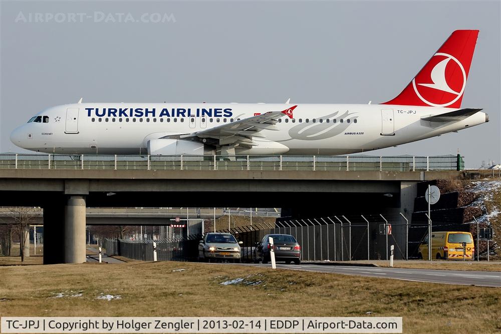 TC-JPJ, 2007 Airbus A320-232 C/N 3239, Poking along W1 near fuel station.....
