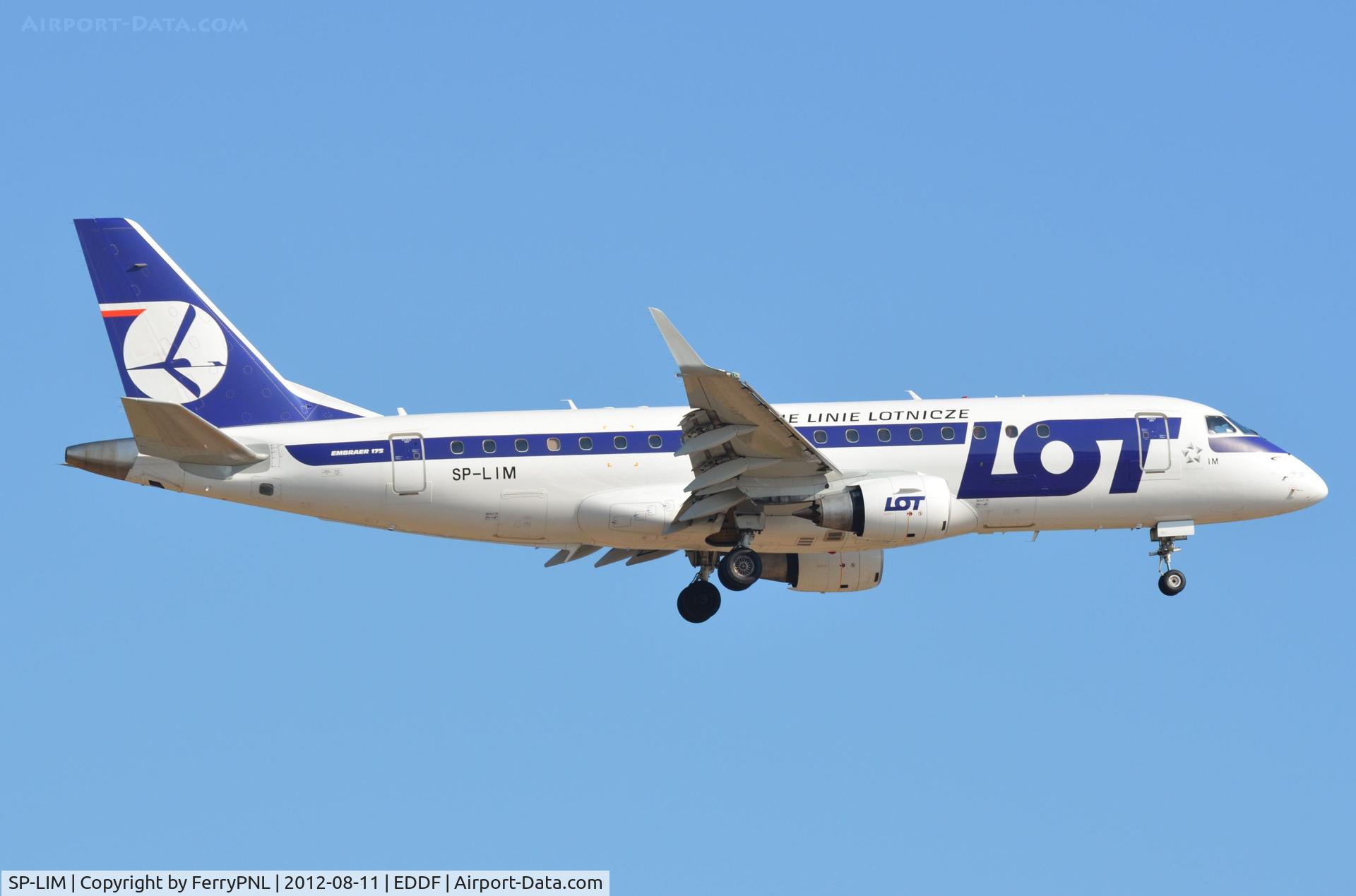 SP-LIM, 2010 Embraer 175LR (ERJ-170-200LR) C/N 17000311, LOT ERJ175 landing