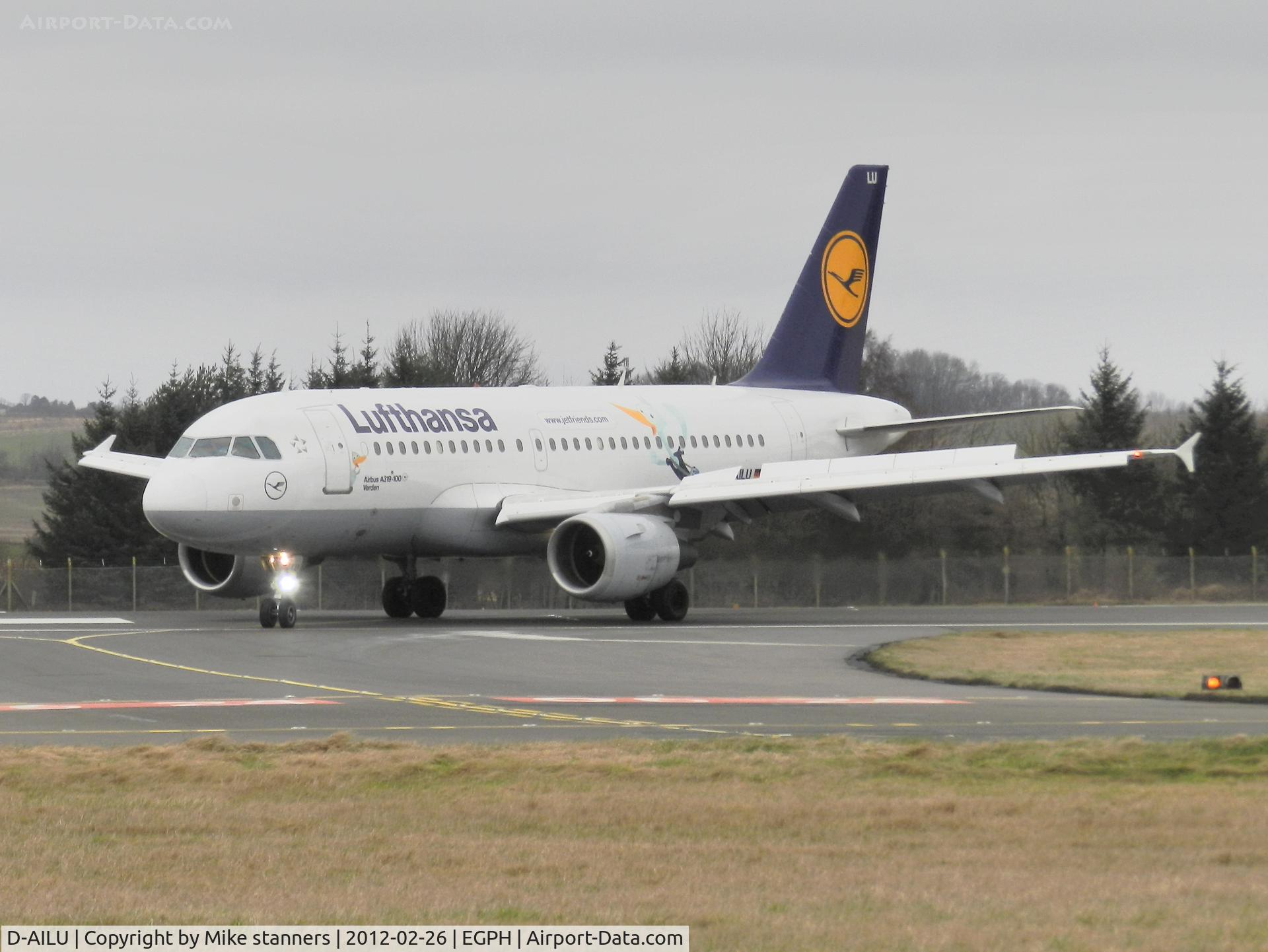 D-AILU, 1997 Airbus A319-114 C/N 744, Lufthansa A319 Turning off runway 24 at taxiway bravo 1