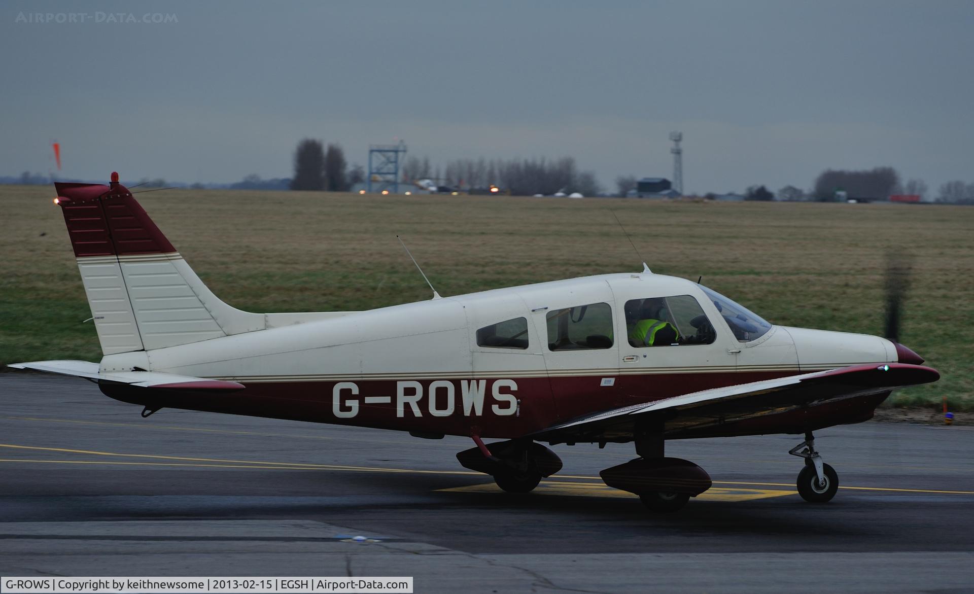 G-ROWS, 1976 Piper PA-28-151 Cherokee Warrior C/N 28-7715296, Leaving in low light !