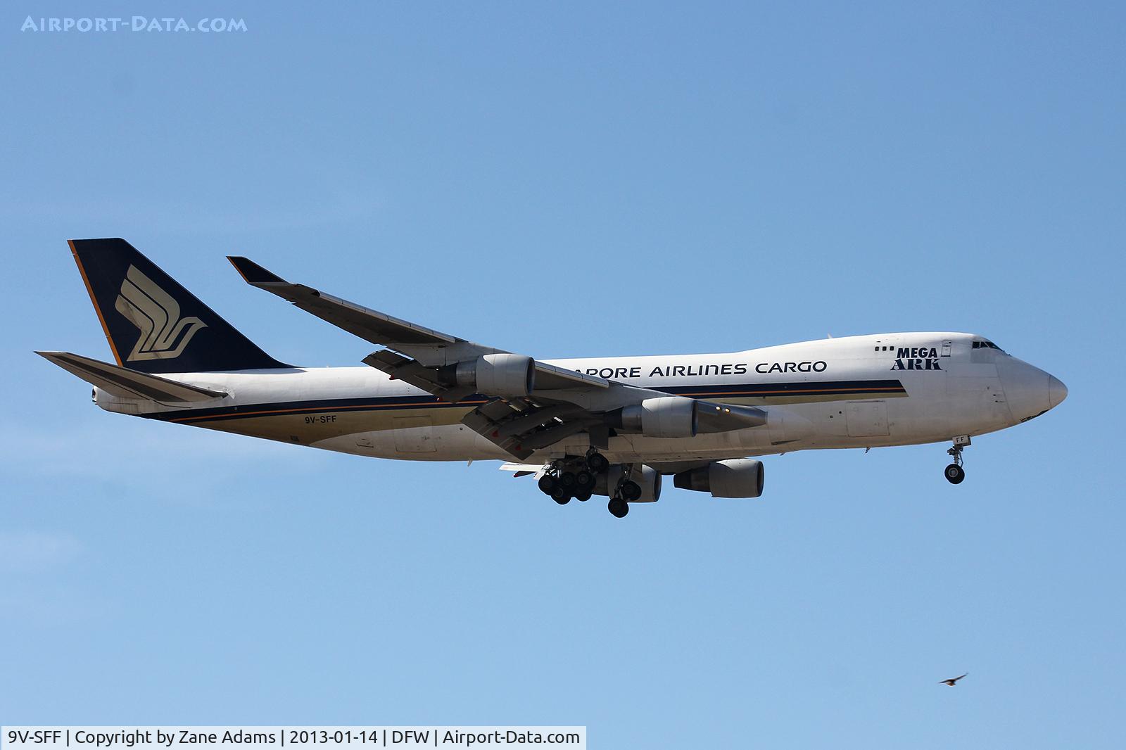 9V-SFF, 1997 Boeing 747-412F/SCD C/N 28026, Singapore Air Cargo landing at DFW Airport