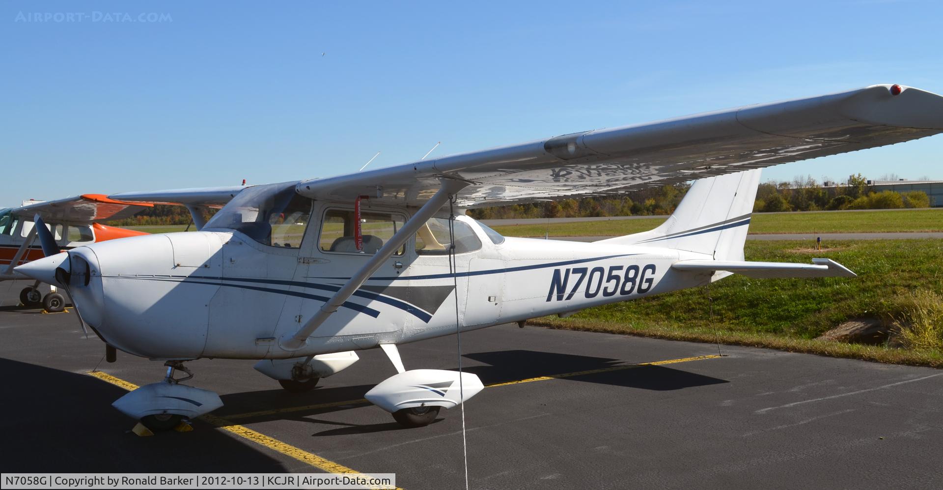 N7058G, 1969 Cessna 172K Skyhawk C/N 17258758, Culpeper Air Fest 2012