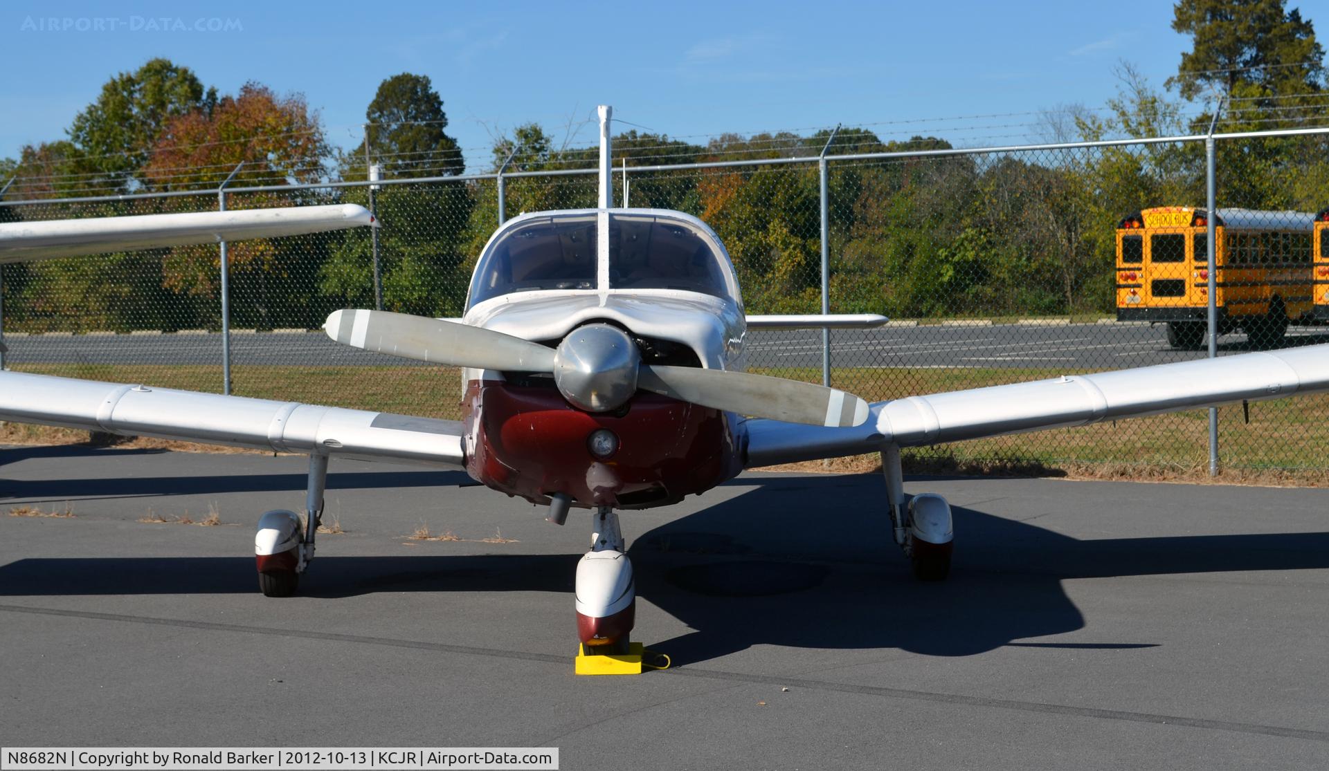 N8682N, 1971 Piper PA-32-300 Cherokee Six C/N 32-7240025, Culpeper Air Fest 2012