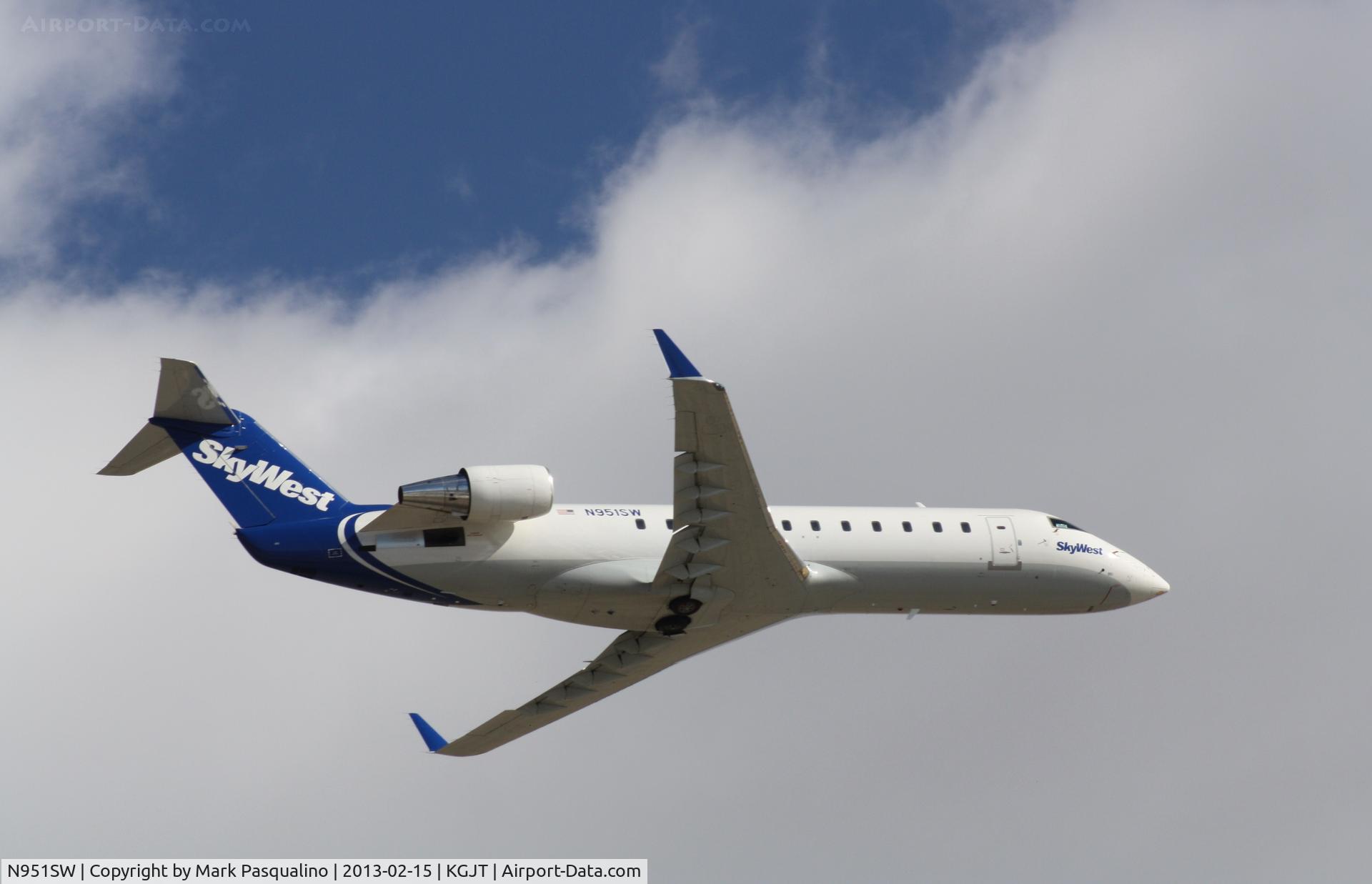 N951SW, 2003 Bombardier CRJ-200LR (CL-600-2B19) C/N 7795, CL-600-2B19