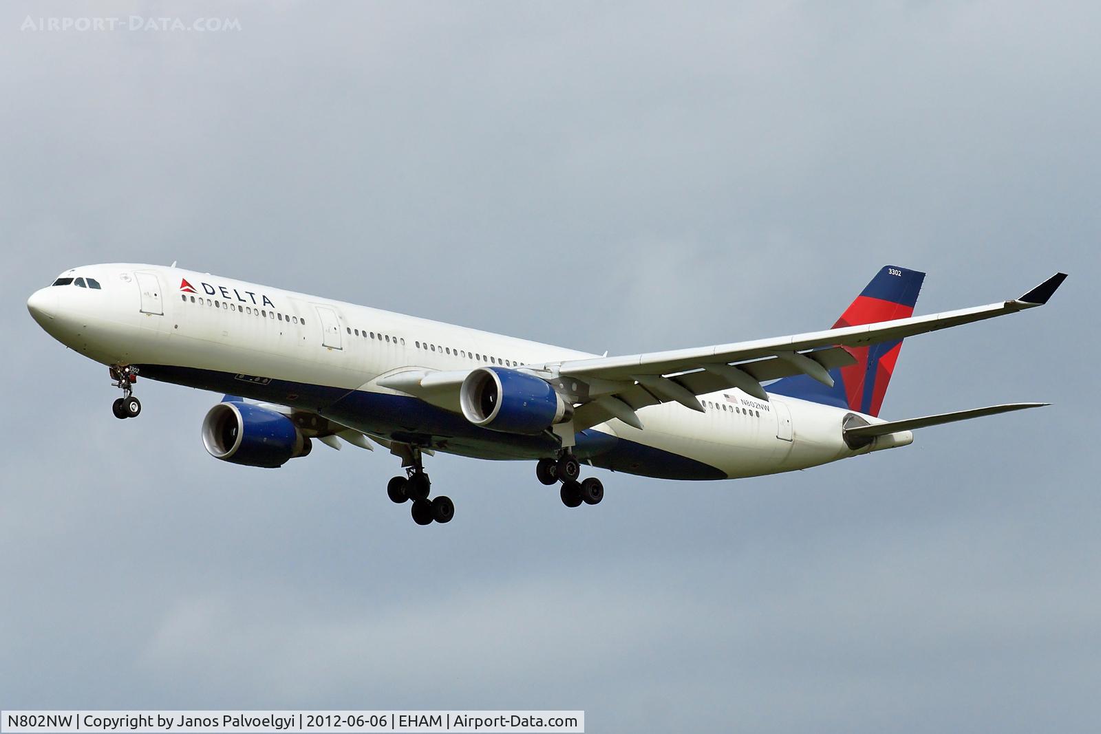 N802NW, 2003 Airbus A330-323 C/N 0533, Delta Air Lines Airbus A330-323X final approach EHAM/AMS