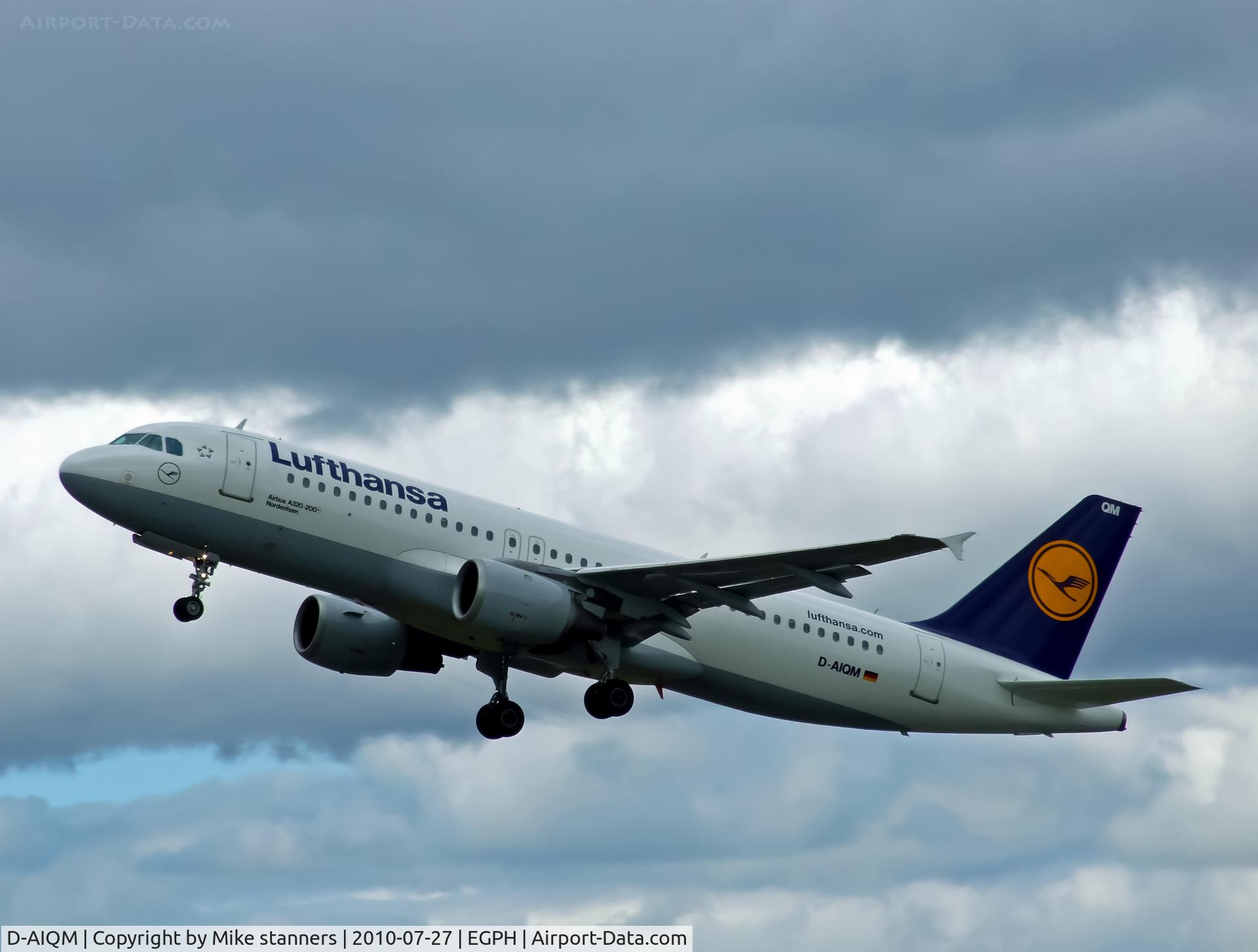 D-AIQM, 1991 Airbus A320-211 C/N 0268, “Lufthansa 8VV” Departs runway 24 for FRA