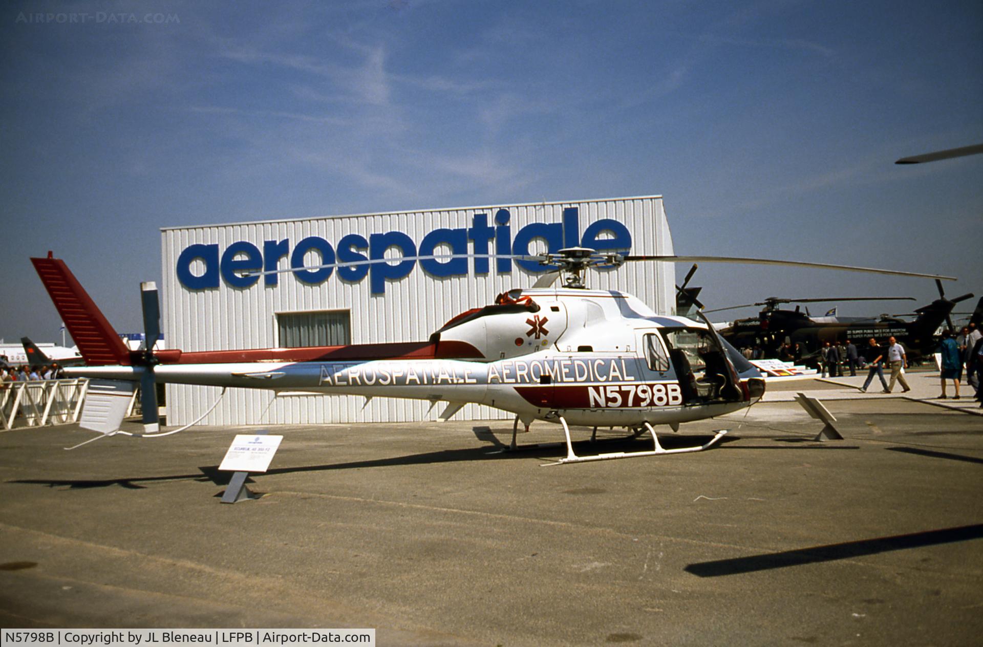 N5798B, Aerospatiale AS-355F-1 Ecureuil 2 C/N 5174, Seen at Le Bourget airshow.