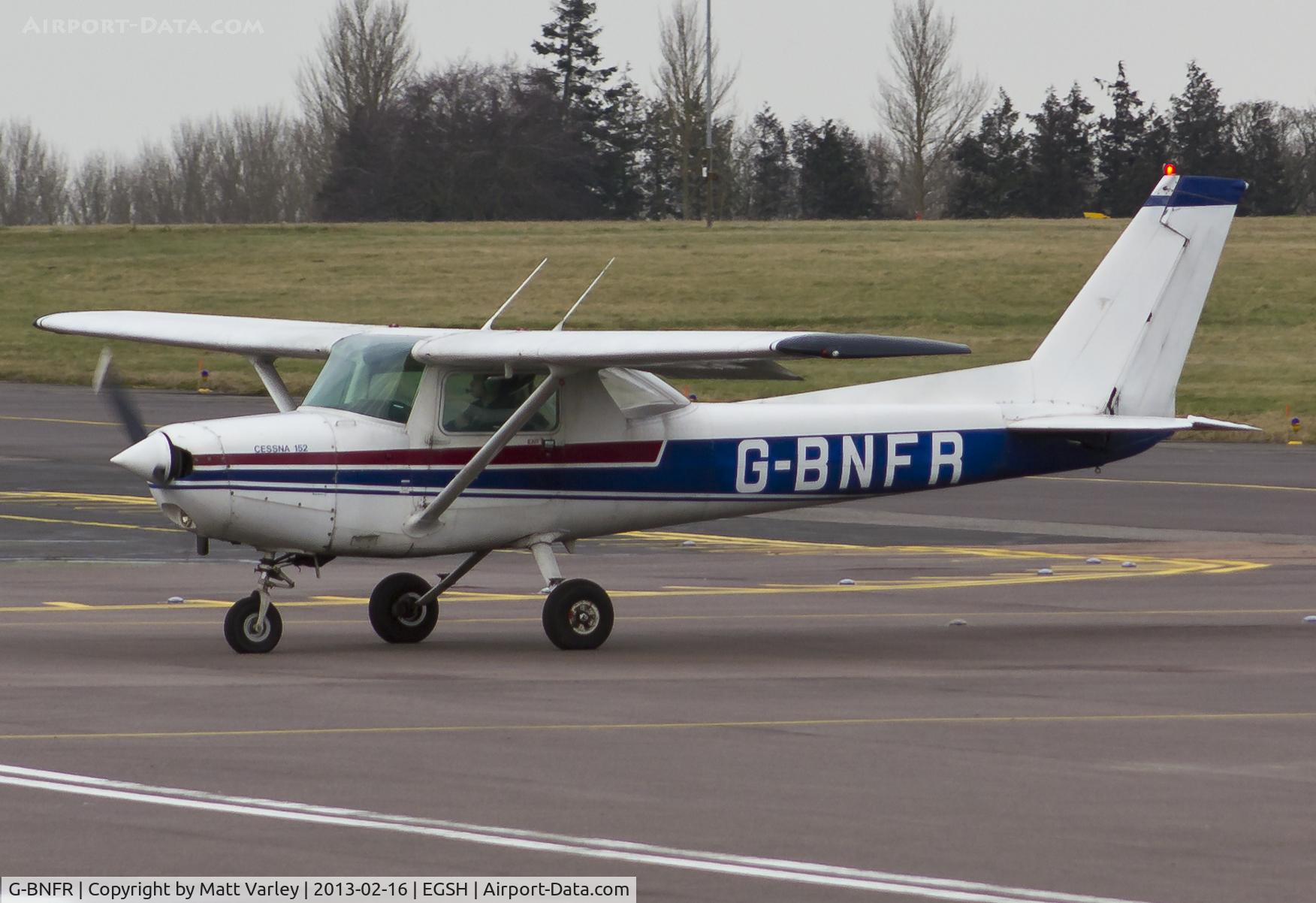G-BNFR, 1978 Cessna 152 C/N 15282035, Arriving at SaxonAir.