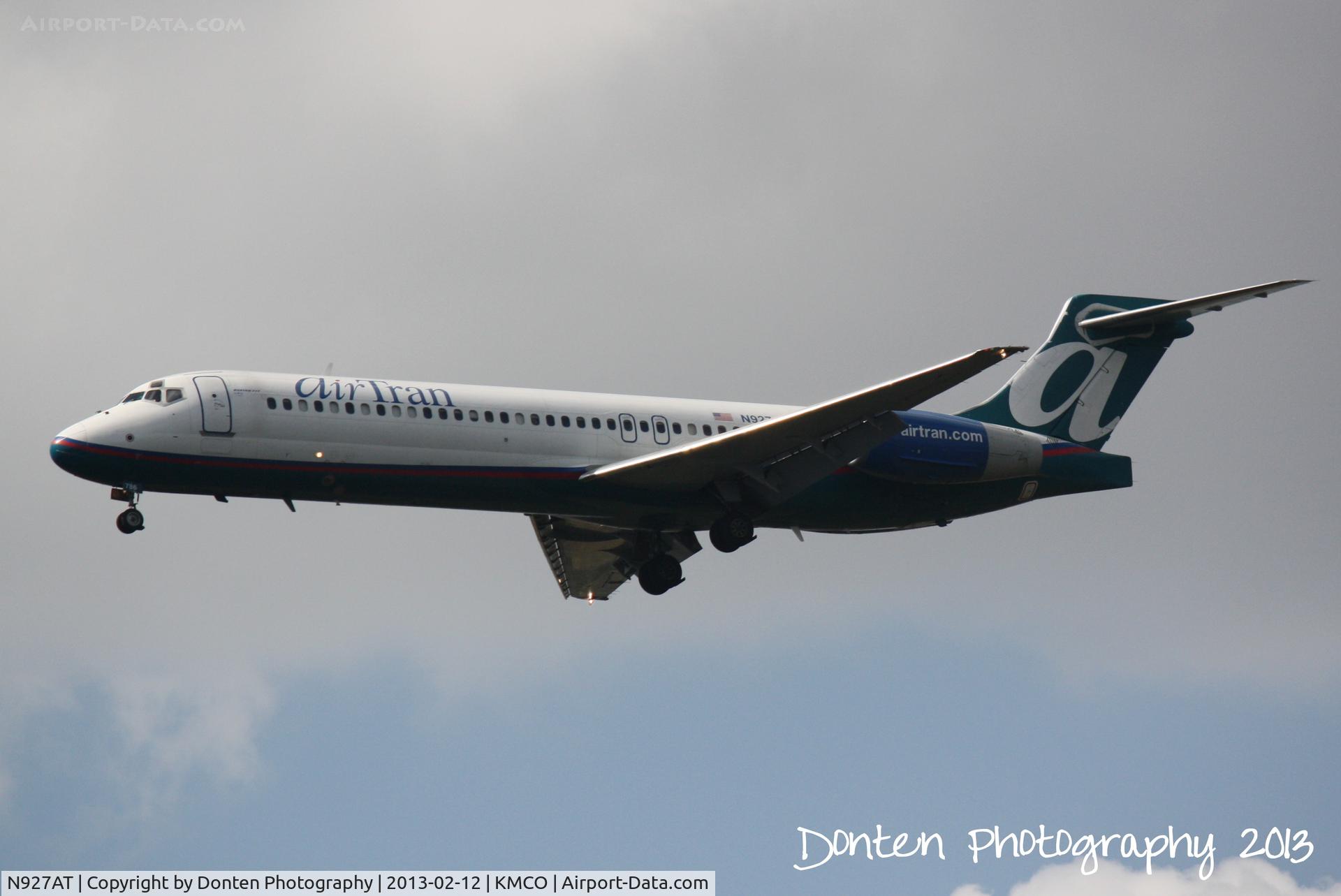 N927AT, 2000 Boeing 717-200 C/N 55077, AirTran Flight 418 (N927AT) arrives at Orlando International Airport following a flight from Chicago-Midway International Airport