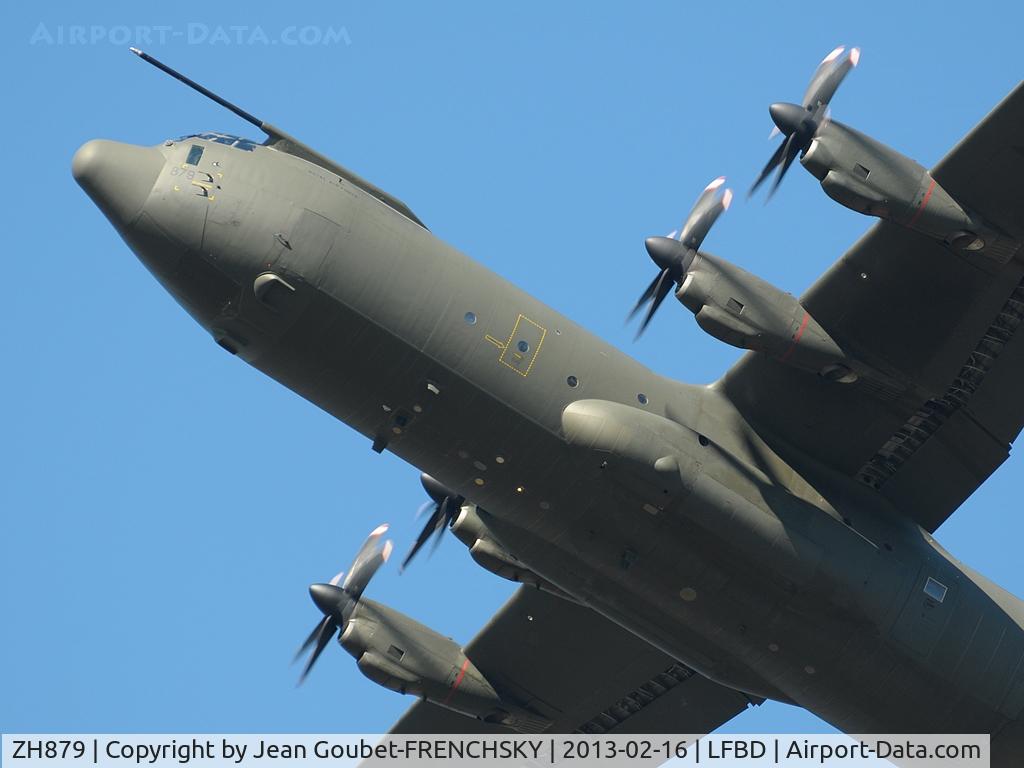 ZH879, 1998 Lockheed Martin C-130J-30 Hercules C.4 C/N 382-5463, RAF take off 23