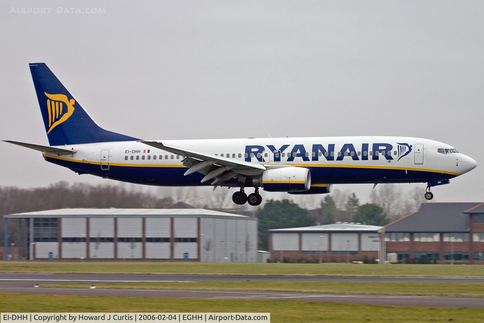 EI-DHH, 2005 Boeing 737-8AS C/N 33817, Ryanair, just about to land on runway 08.