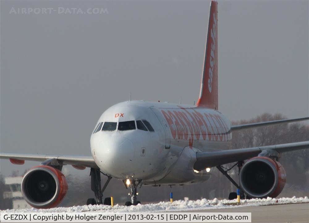 G-EZDX, 2009 Airbus A319-111 C/N 3754, Due to an accident at SXF this EASY jet from GLA has to be sent to LEJ and the passengers were brought to Berlin by bus....