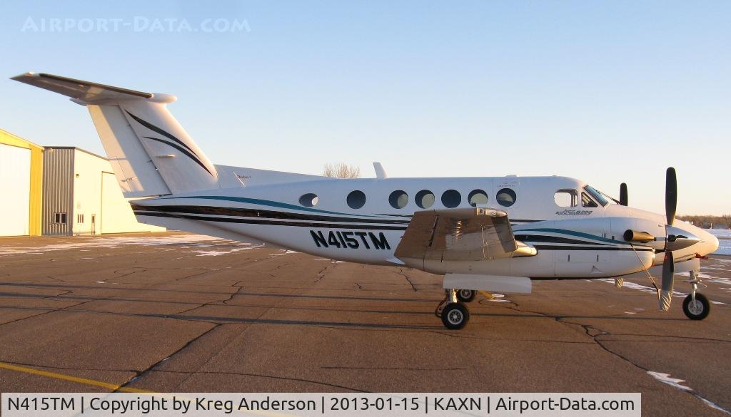 N415TM, 2001 Raytheon Aircraft Company B200 C/N BB-1762, Raytheon 200 Super King Air on the line.