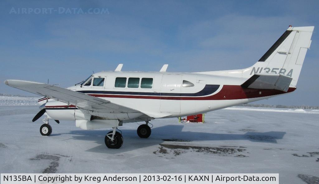 N135BA, 1962 Beech 65-80 C/N LD-68, Beech 65-80 Queen Air from Bemidji Aviation parked on the ramp.