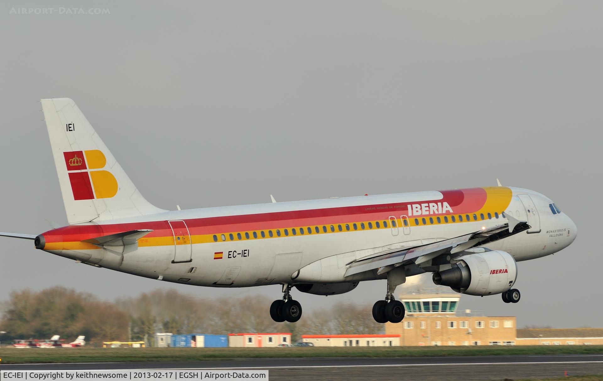 EC-IEI, 2001 Airbus A320-214 C/N 1694, Arriving for spray job !