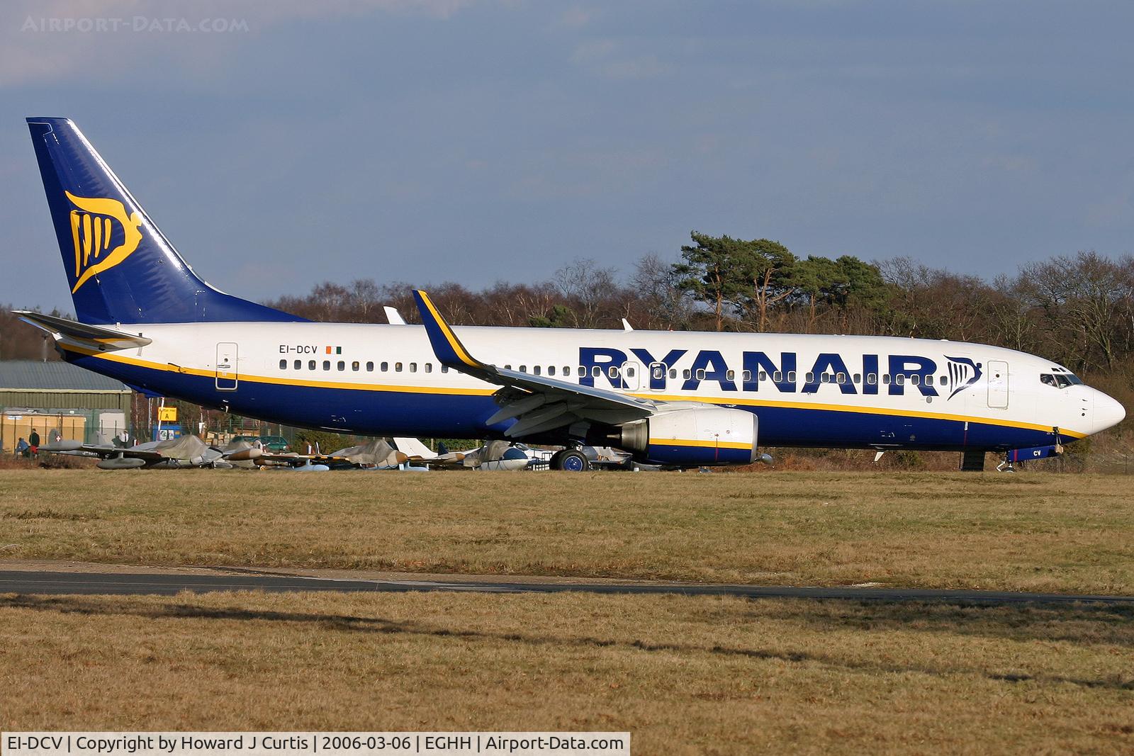 EI-DCV, 2004 Boeing 737-8AS C/N 33814, Ryanair, taxiing out following attachment of winglets.