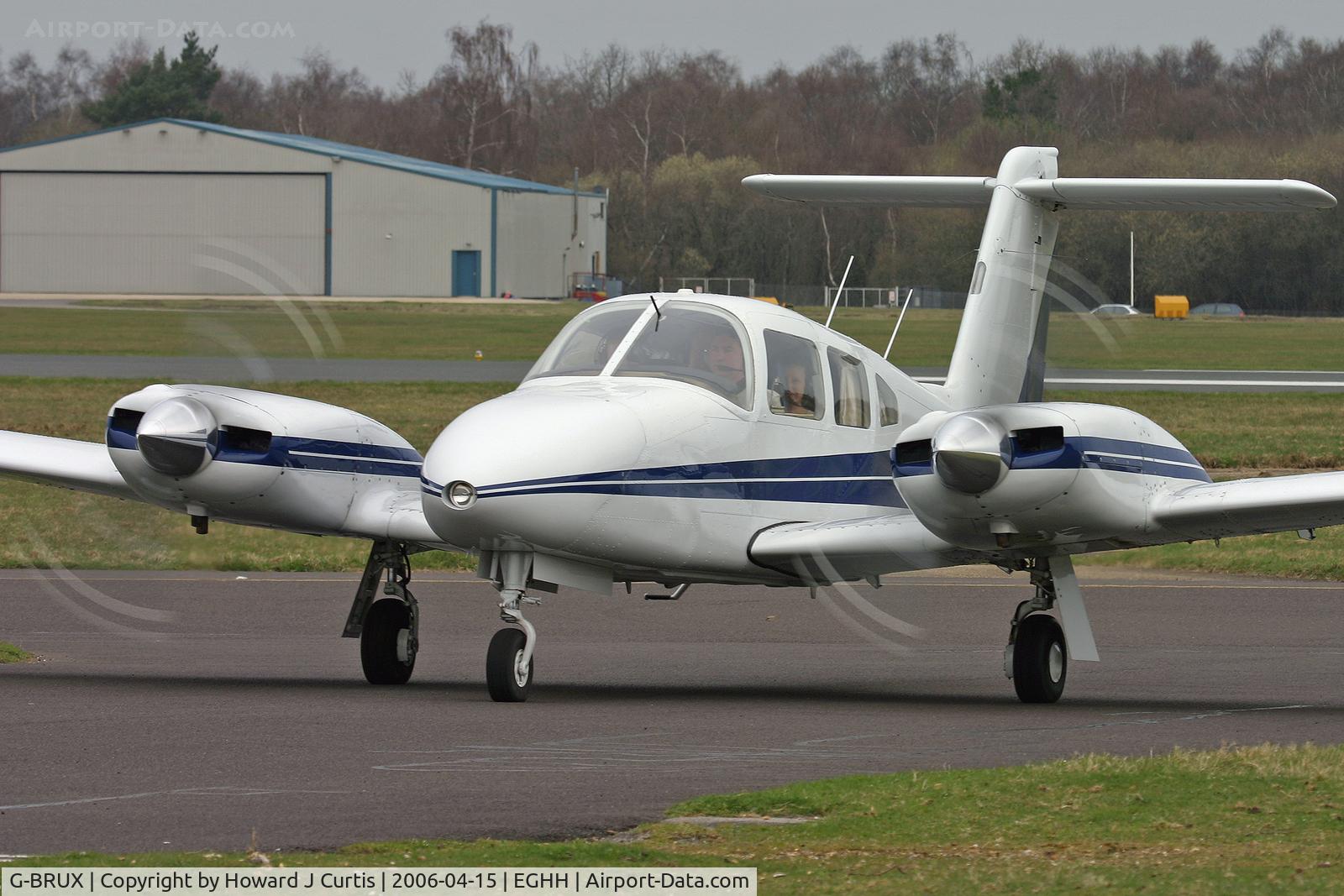 G-BRUX, 1978 Piper PA-44-180 Seminole C/N 44-7995151, Privately owned.