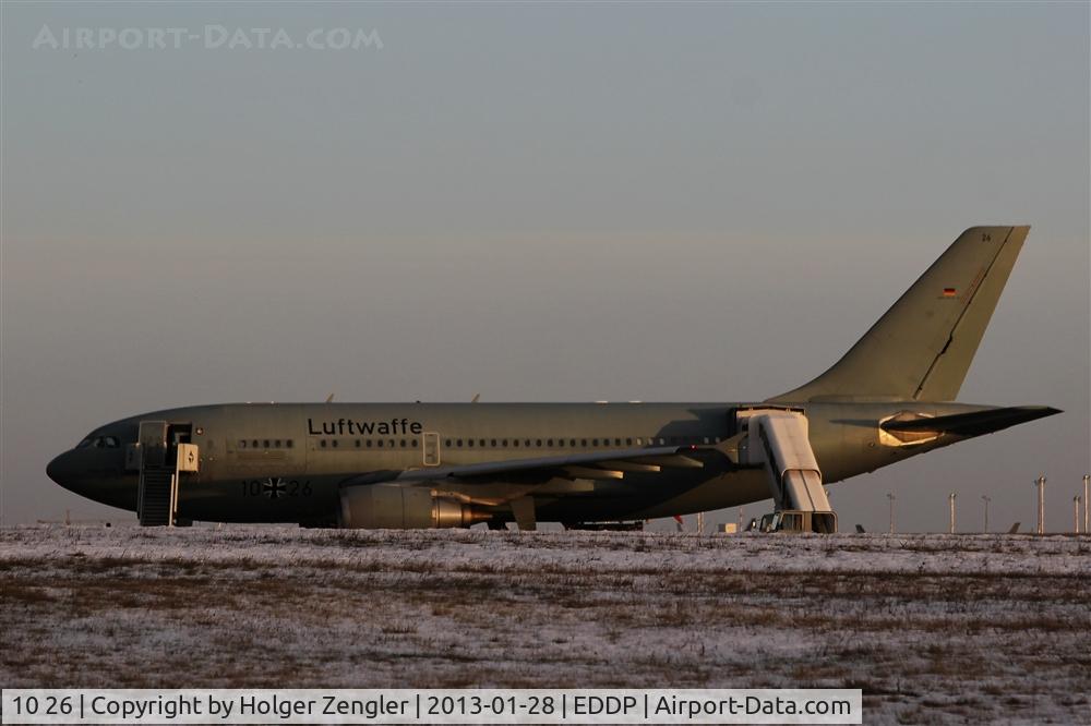 10 26, 1989 Airbus A310-304/MRTT C/N 522, Resting on apron 1 west and waiting for a new task....