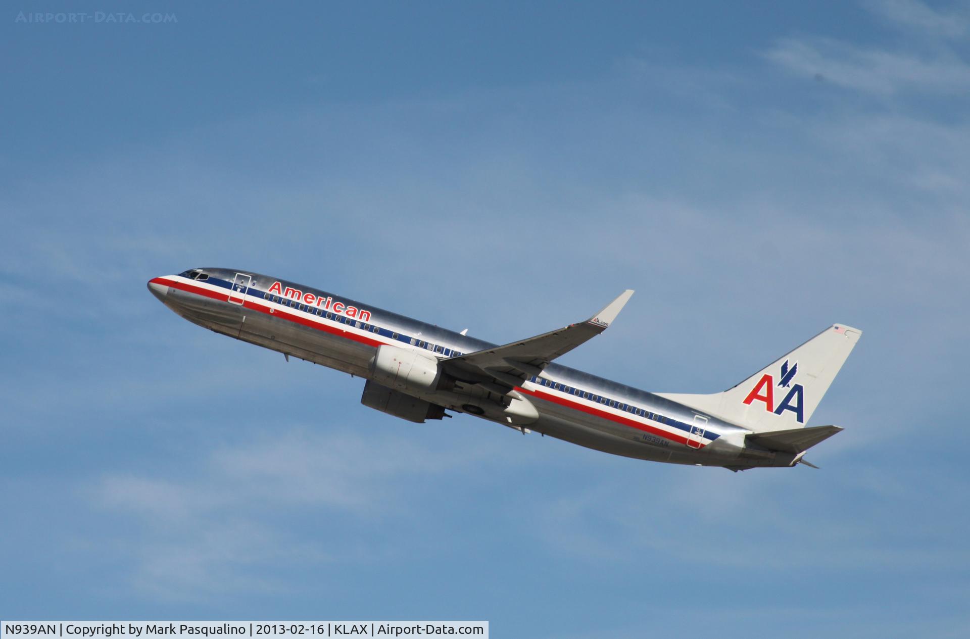 N939AN, 2000 Boeing 737-823 C/N 30083, Boeing 737-800