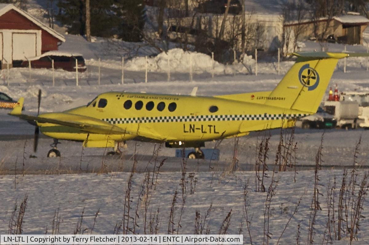 LN-LTL, 2009 Beechcraft B200 King Air C/N BB-2005, Beechcraft B-200 c/n BB-2005 at Tromso