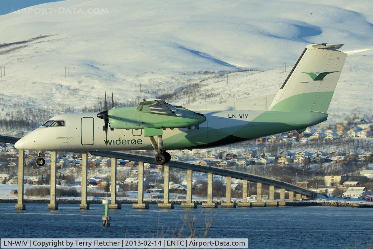 LN-WIV, 1992 De Havilland Canada DHC-8-102 Dash 8 C/N 343, 1992 De Havilland Canada DHC-8-102, c/n: 343 of Wideroe at Tromso